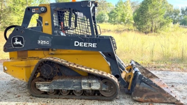 2022 Deere 325G thumbnail 2