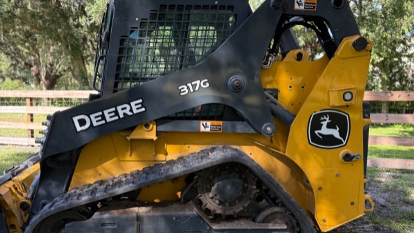 2023 Deere 317G thumbnail 2