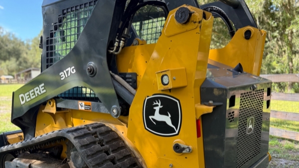 2023 Deere 317G thumbnail 3