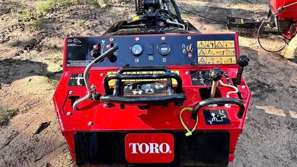 2023 Toro DINGO TX 427 thumbnail 3