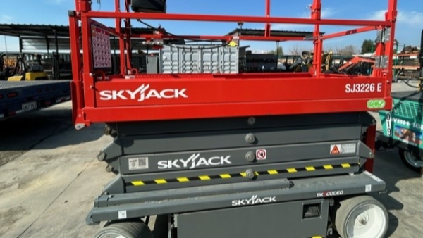 2024 Skyjack SJ3226E - Scissor Lift image 1