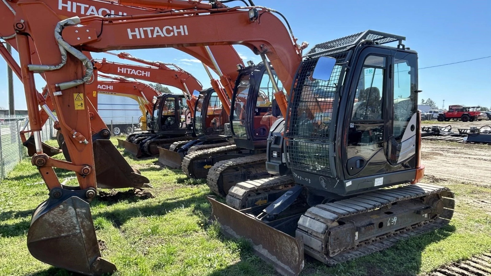 Hitachi Mini Excavators Rentals in Newnan, GA - 7 Available | Rubbl