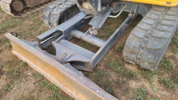 2017 Deere 50G thumbnail 4