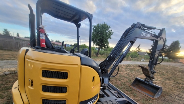 2017 Deere 50G thumbnail 6