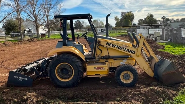 2014 New Holland U80 thumbnail 4