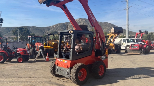 2025 Kubota SSV65 thumbnail 5