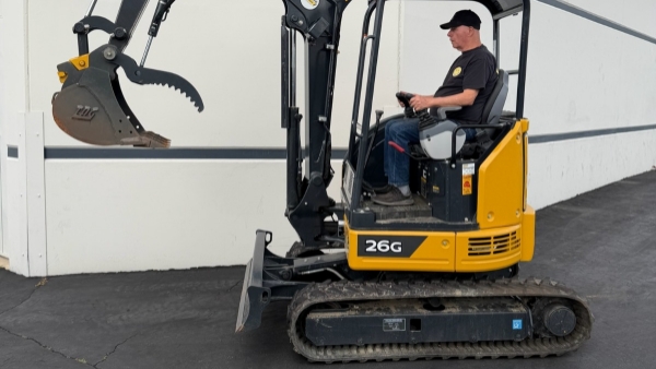 2021 Deere 26G - Mini Excavator image 1