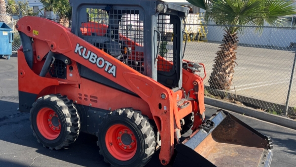 2019 Kubota SSV65 thumbnail 4