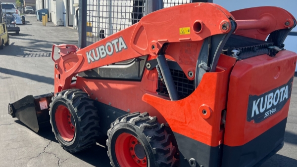 2019 Kubota SSV65 thumbnail 5