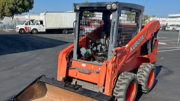 2017 Kubota SSV65 thumbnail 3