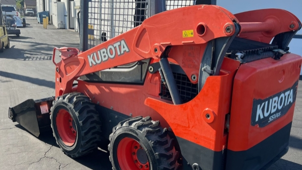 2017 Kubota SSV65 thumbnail 4