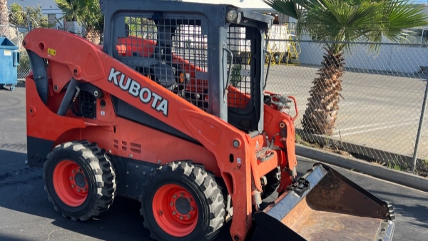 2017 Kubota SSV65 - Skid Steer image 1