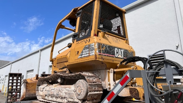 2004 Caterpillar D3G XL thumbnail 6
