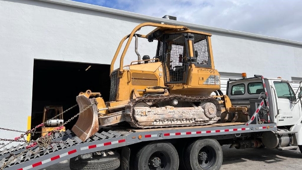 2004 Caterpillar D3G XL thumbnail 5