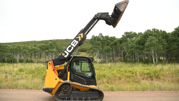 2021 JCB 3TS-8T - Image 1