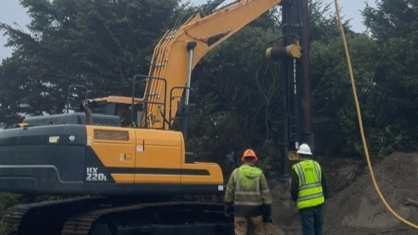 2019 Hyundai HX220L-RD thumbnail 2