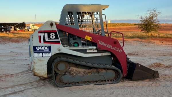 2018 Takeuchi TL8 thumbnail 2