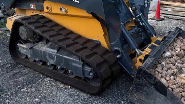 2024 Deere 331G thumbnail 6